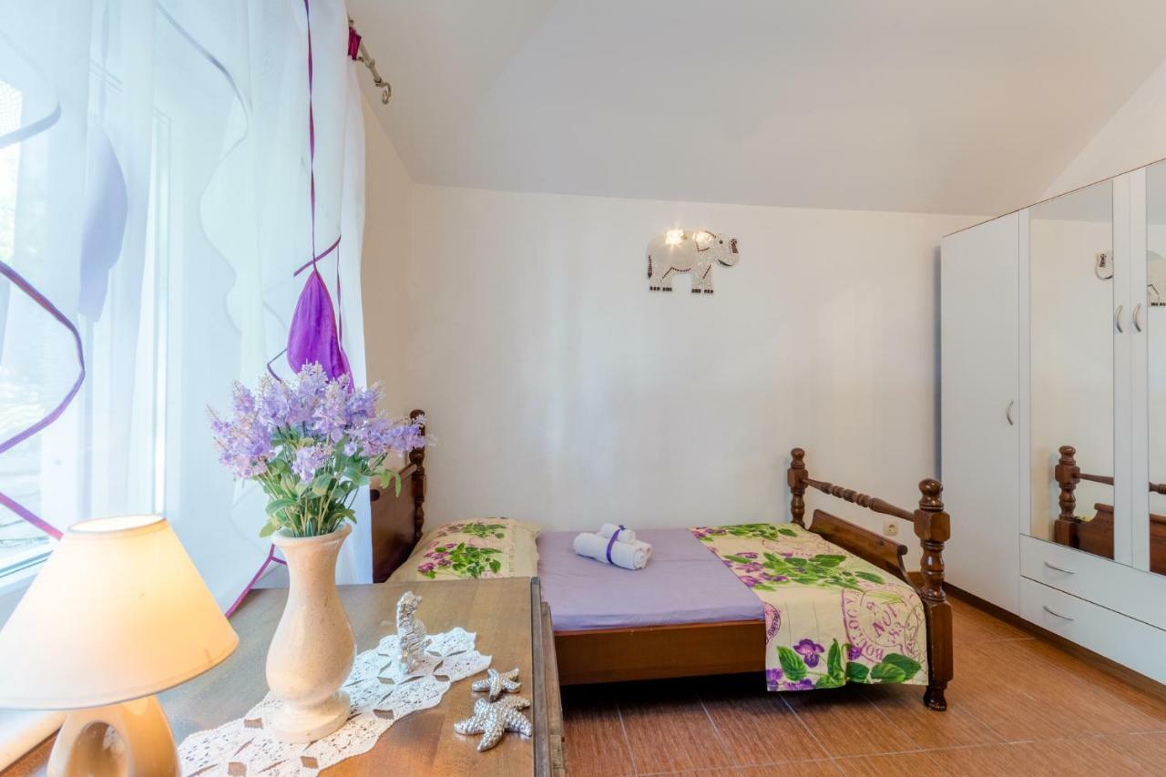 Vila Maslinica Pucisca Ngoại thất bức ảnh